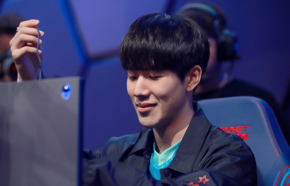 通过回顾全 通过回顾全